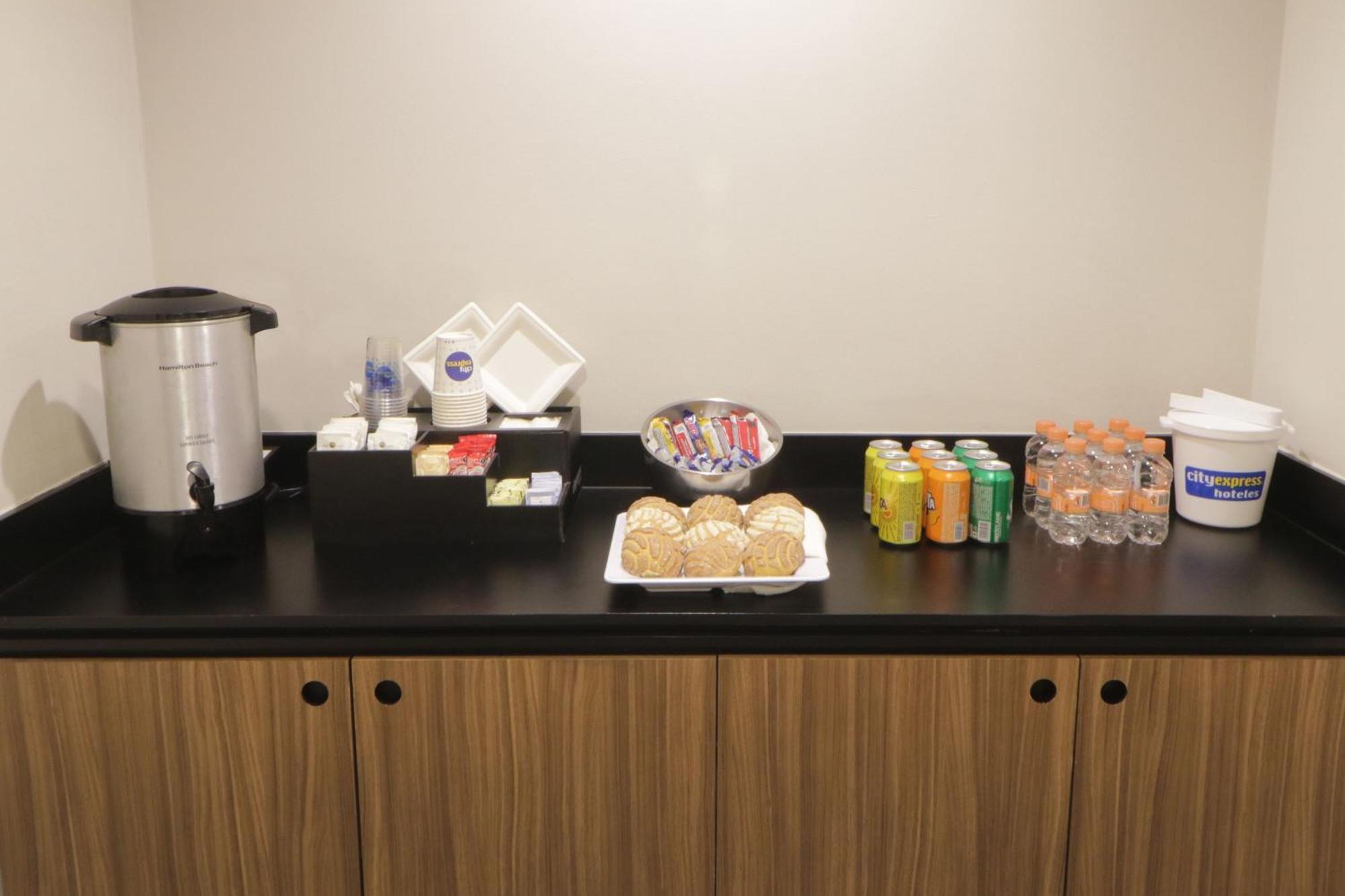 City Express Plus By Marriott Cali Colombia Extérieur photo