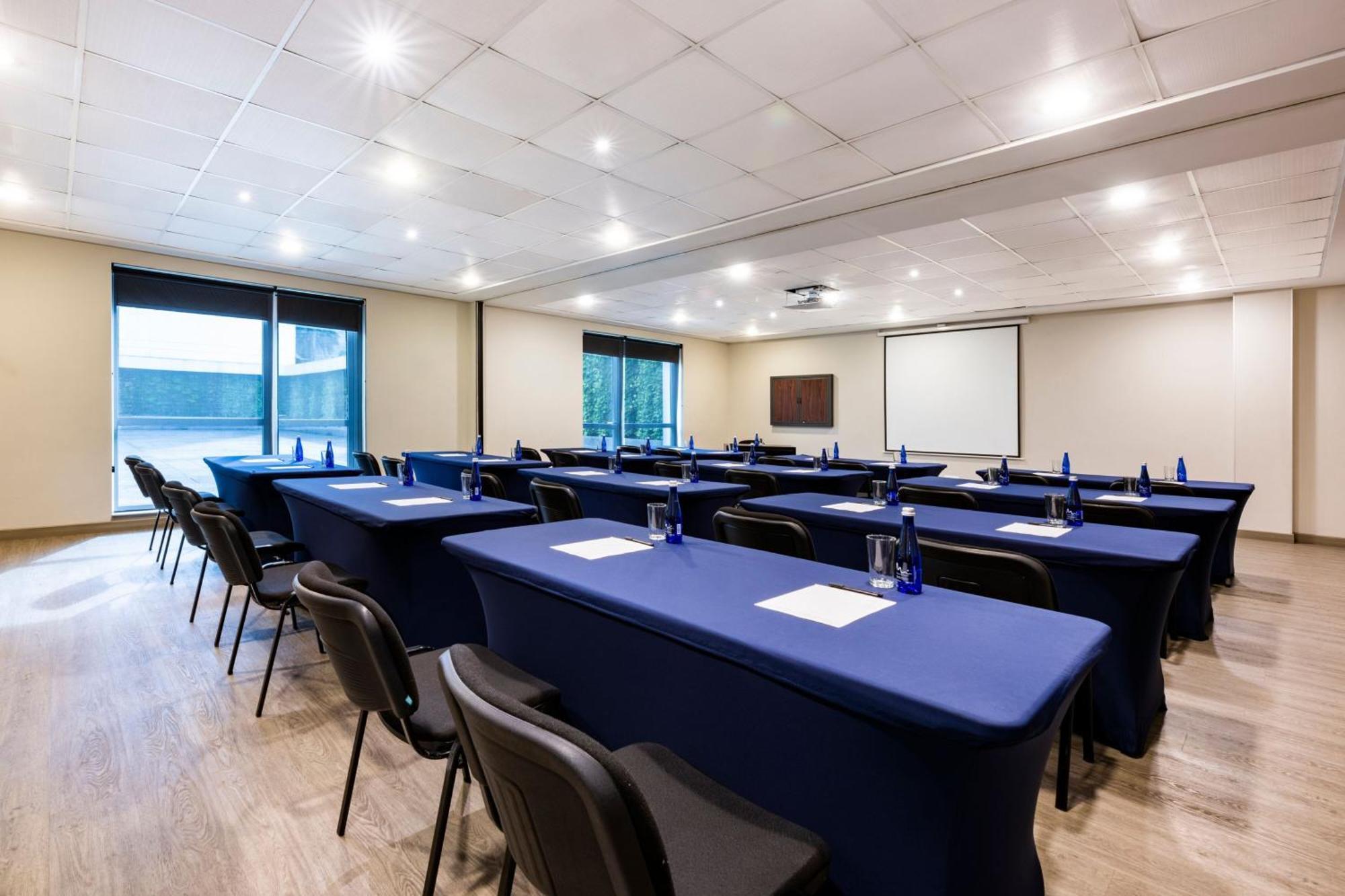 City Express Plus By Marriott Cali Colombia Extérieur photo