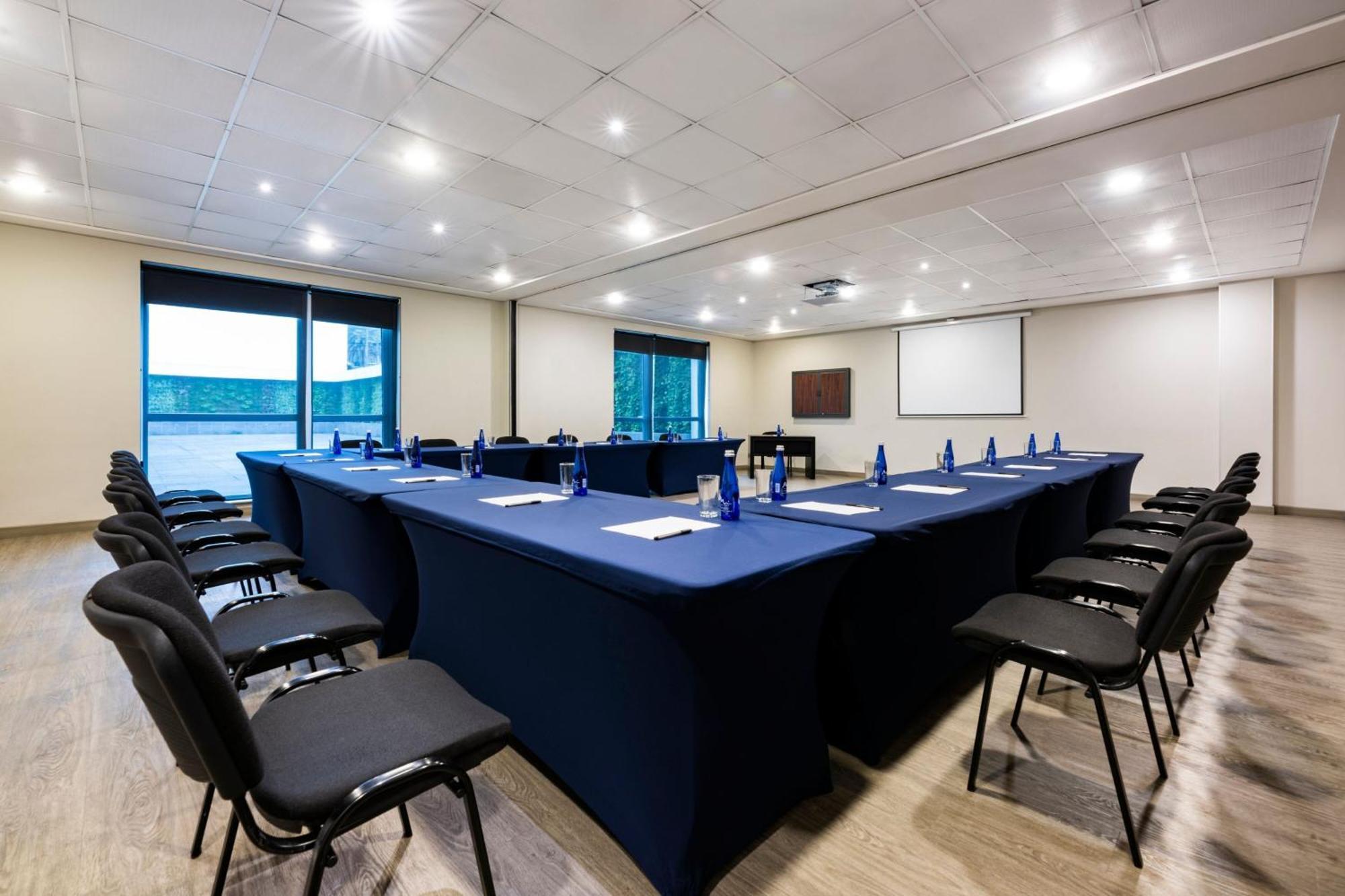 City Express Plus By Marriott Cali Colombia Extérieur photo