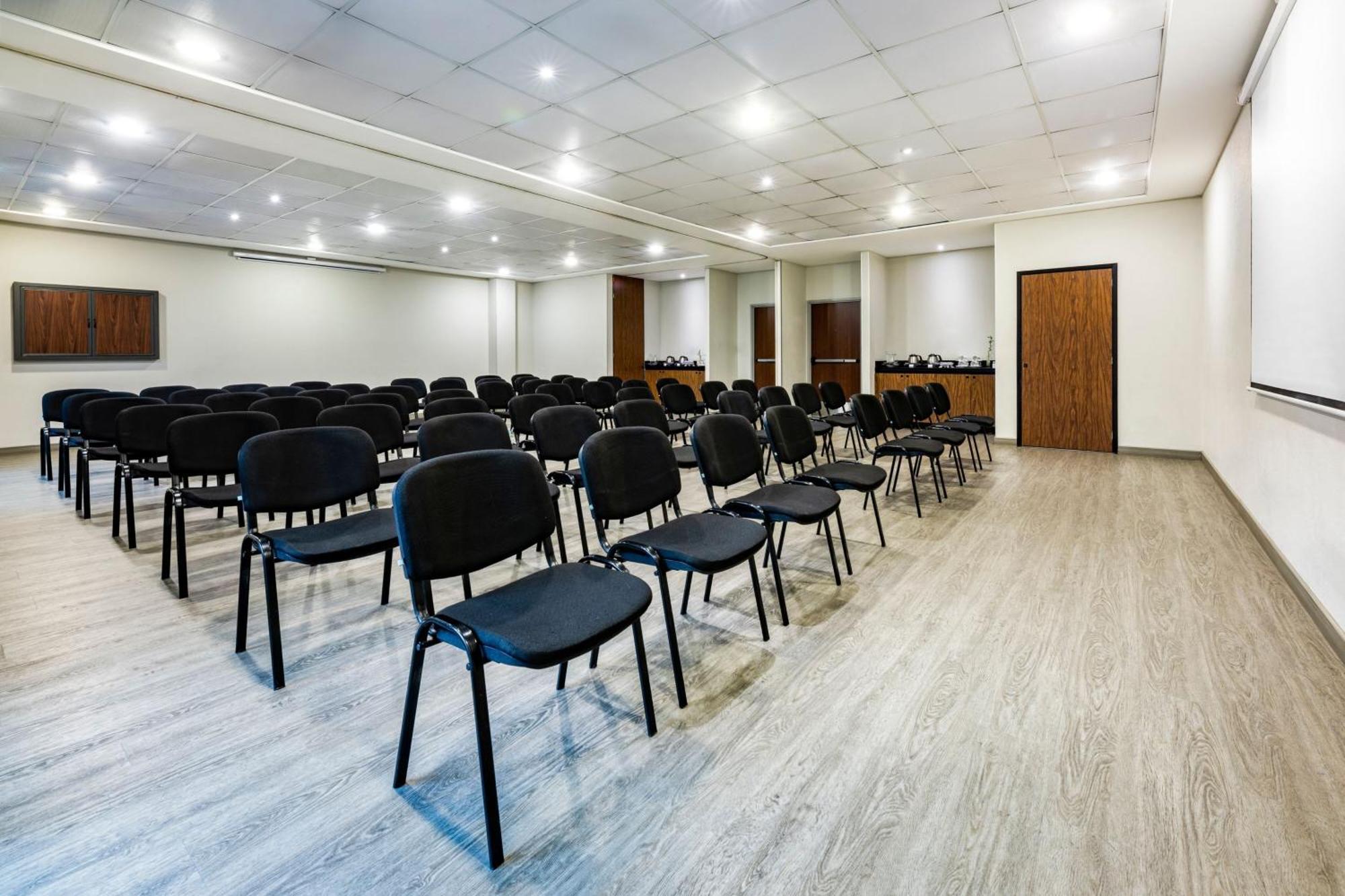 City Express Plus By Marriott Cali Colombia Extérieur photo