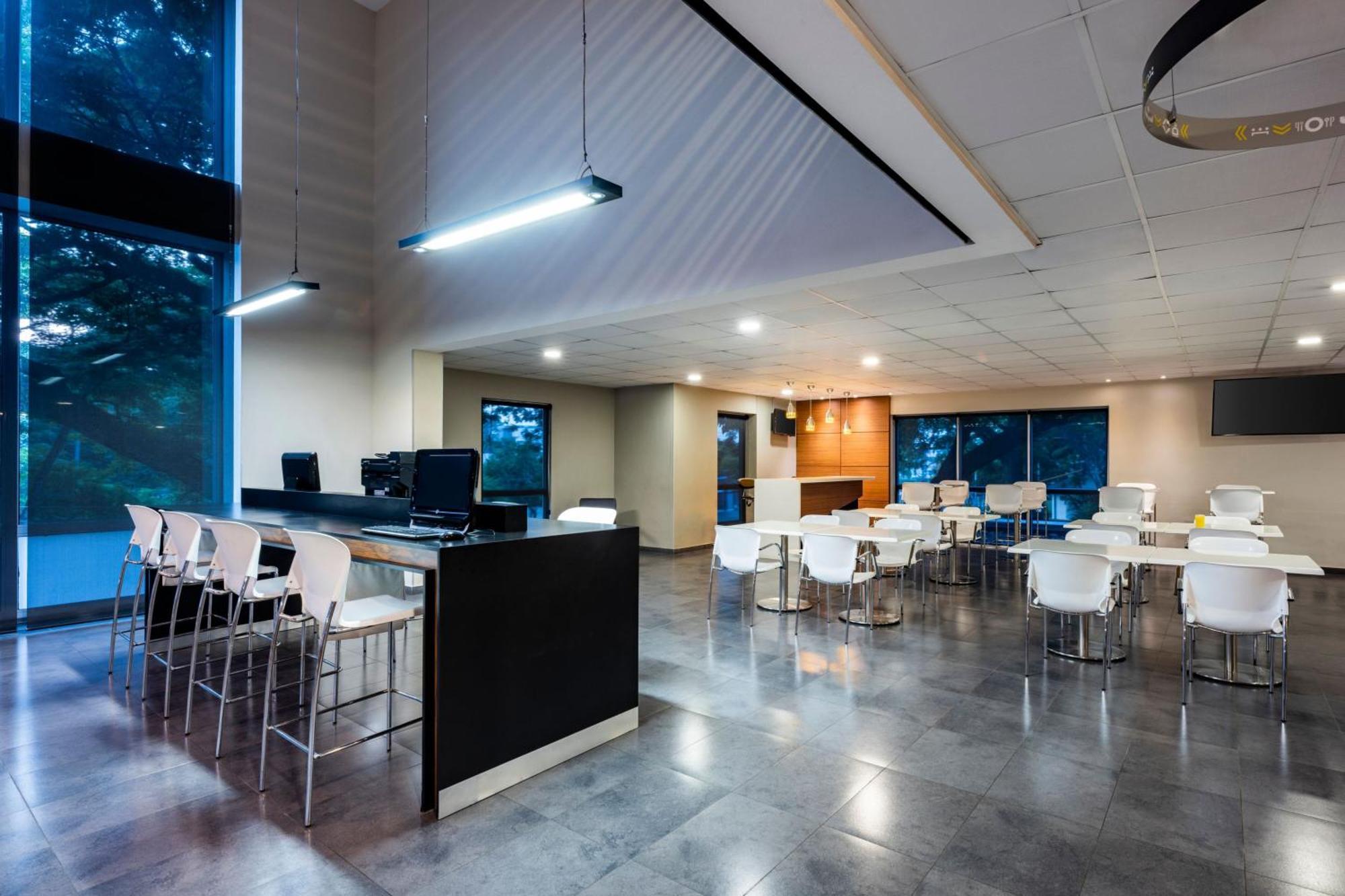 City Express Plus By Marriott Cali Colombia Extérieur photo