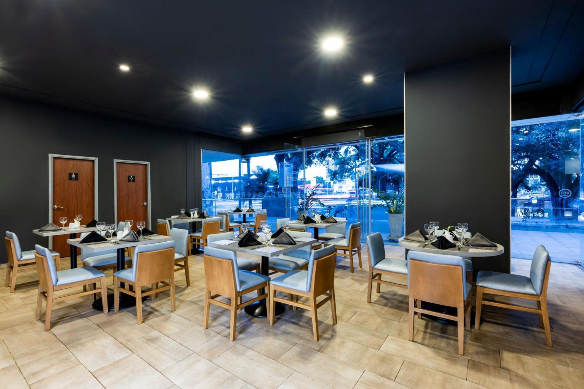 City Express Plus By Marriott Cali Colombia Extérieur photo