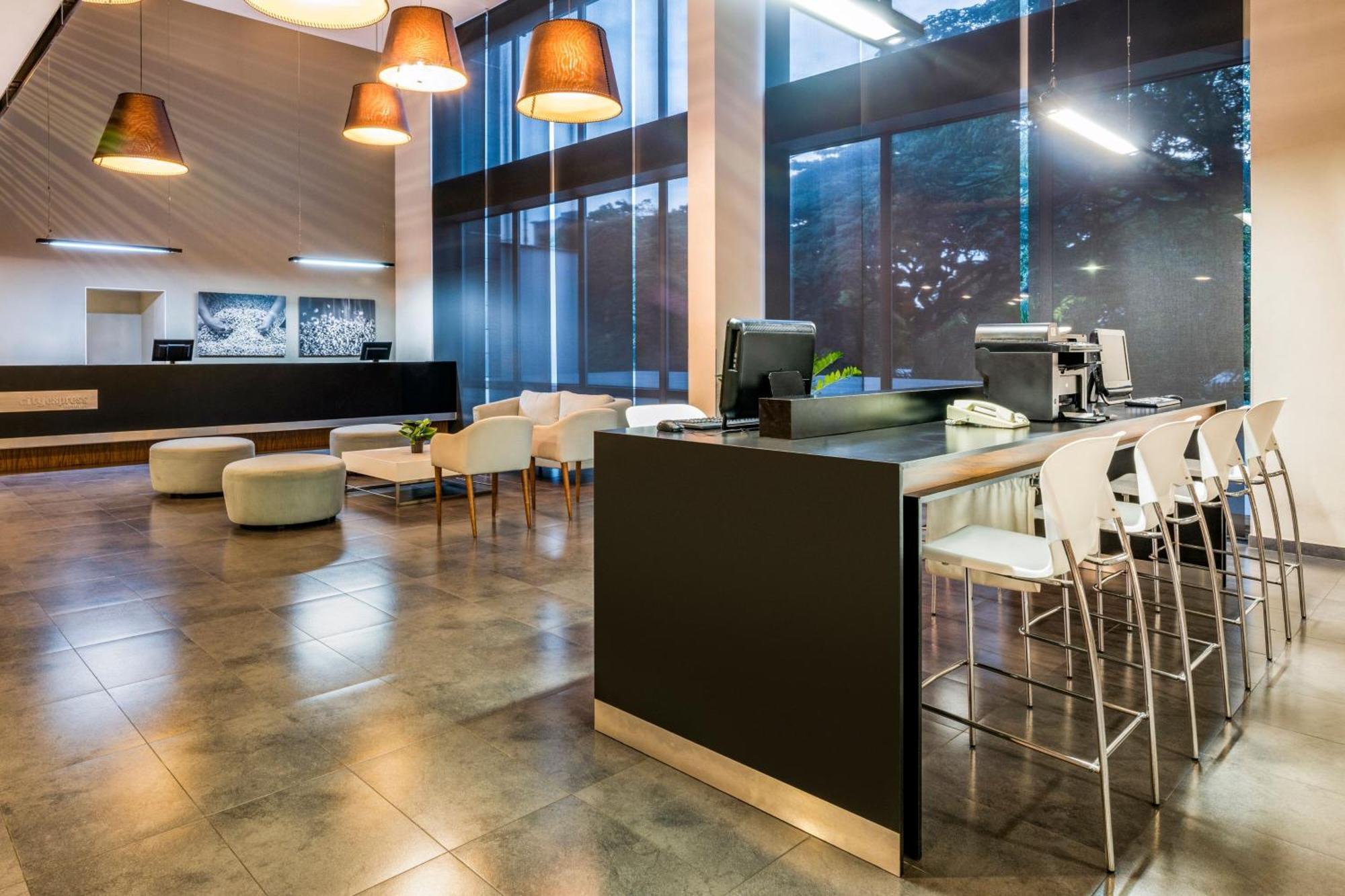City Express Plus By Marriott Cali Colombia Extérieur photo