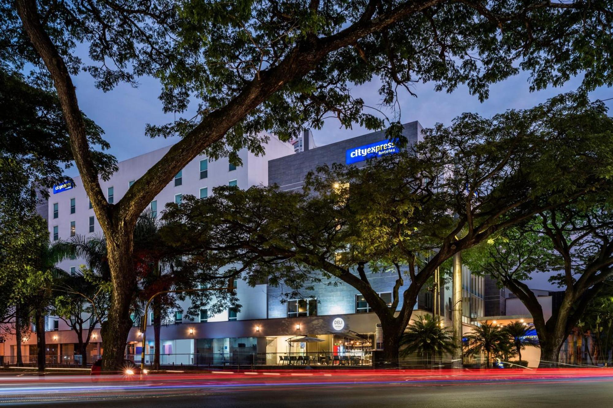 City Express Plus By Marriott Cali Colombia Extérieur photo